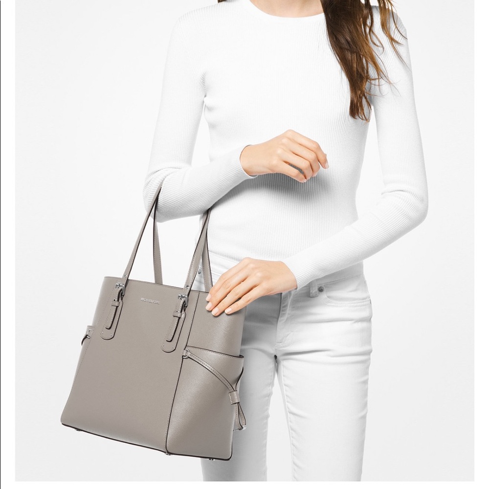 Michael Kors leather tote - Picture 2 of 11
